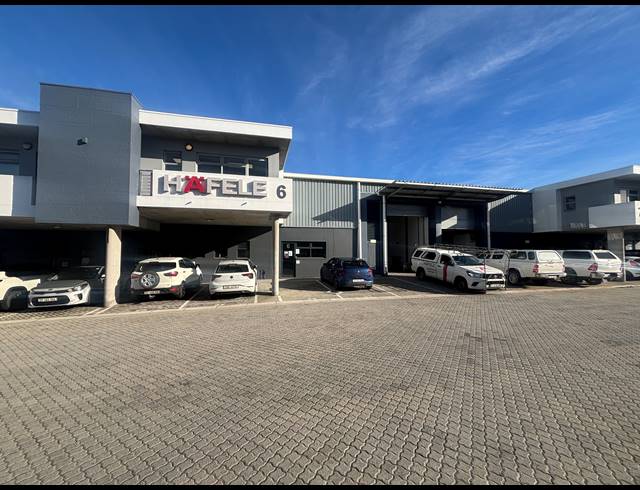 550M² WAREHOUSE TO LET IN STIKLAND INDUSTRIAL